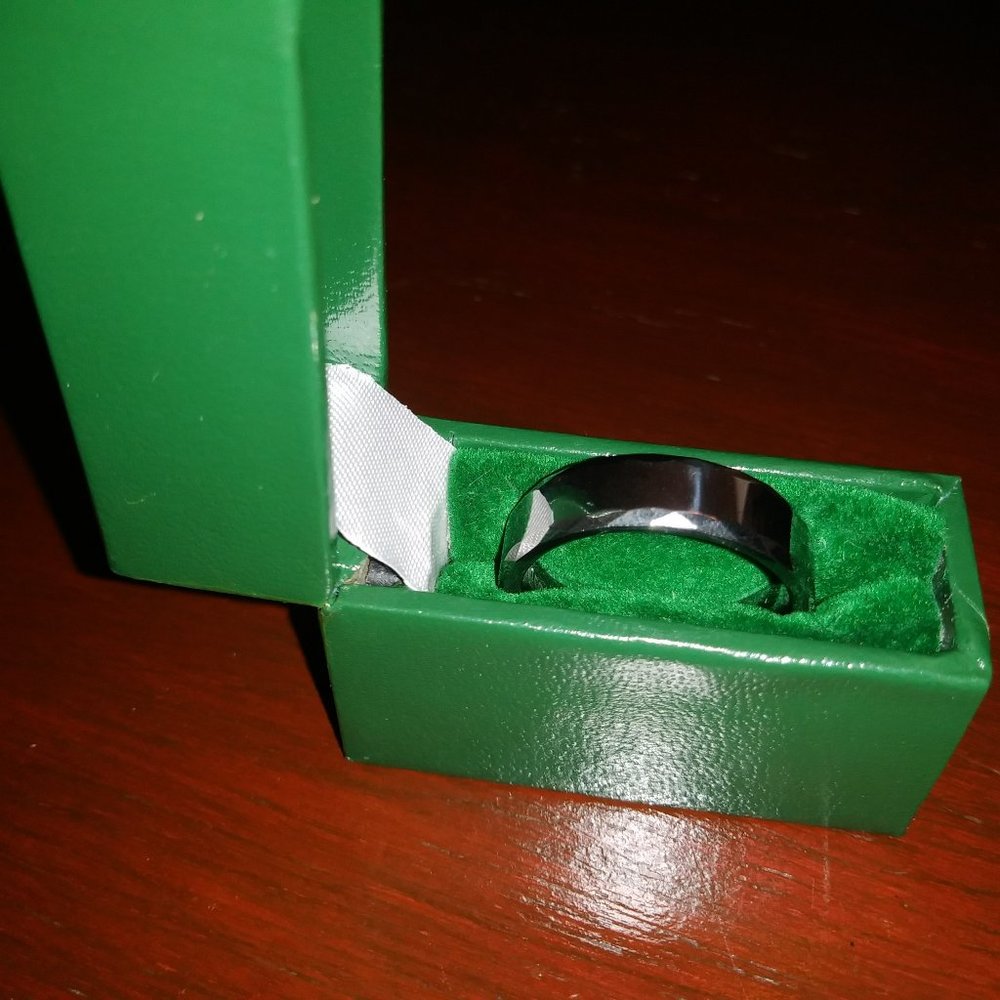 Brand New Tungsten Men's Size 10 Wedding Band